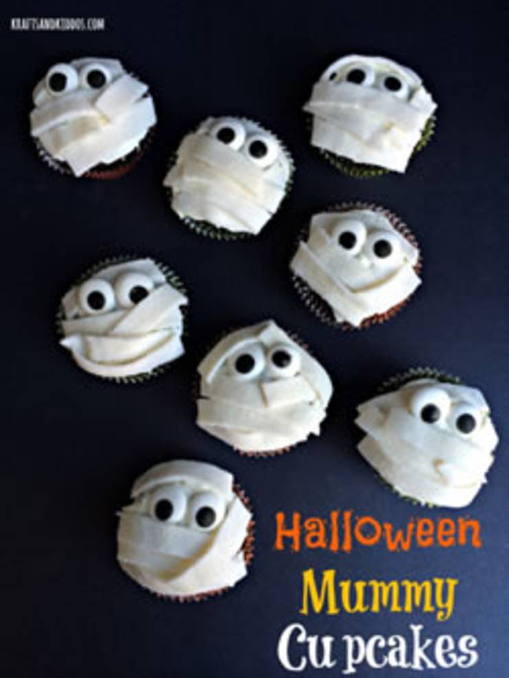 halloween mummy cupcakes