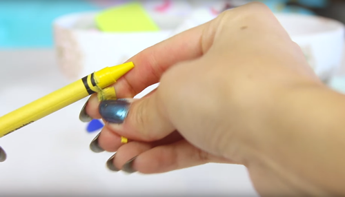 how to make candles with crayons
