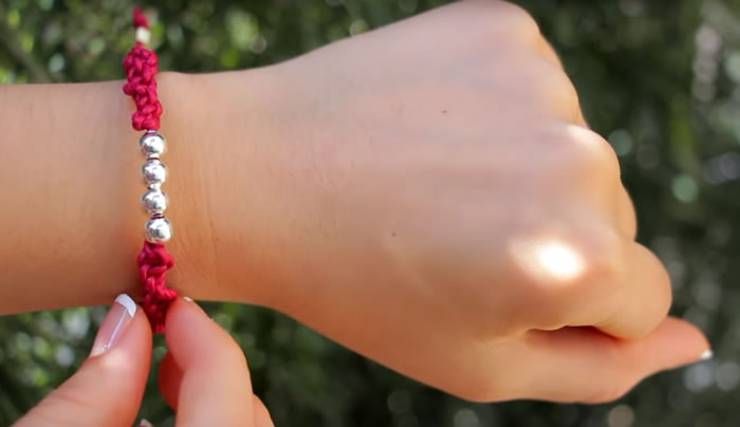 DIY Friendship Bracelets! EASY Stackable Arm Candy Projects - How to make friendship bracelets - easy step by step instructions. Patter bracelets & more with string, beads and charms. Great for tutorial beginners - DIY bracelets for kids, teens, tweens and adults!