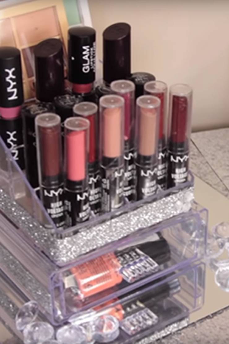 Dollar-Store-Makeup-Organization-Ideas-eyeshadow - mascara - lipstick - beauty product storage - cheap and budget friendly