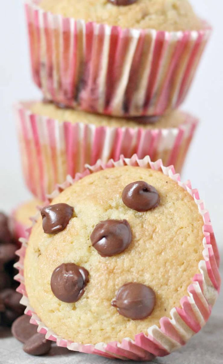 Simple keto muffins that make the BEST breakfast (grab and go) great for hetic mornings and kids will love them too. Yummy almond flour low carb chocolate chip muffins. Perfect for a ketogenic diet and keto lifestyle. Even though these are not vegan or diary free and do have egg - they are gluten free and truly tasty and healthy. Try these - low carb recipe, keto recipe, keto food, keto breakfast recipe, keto snacks, keto dessert, keto sweet treats, low carb recipes for weightloss!