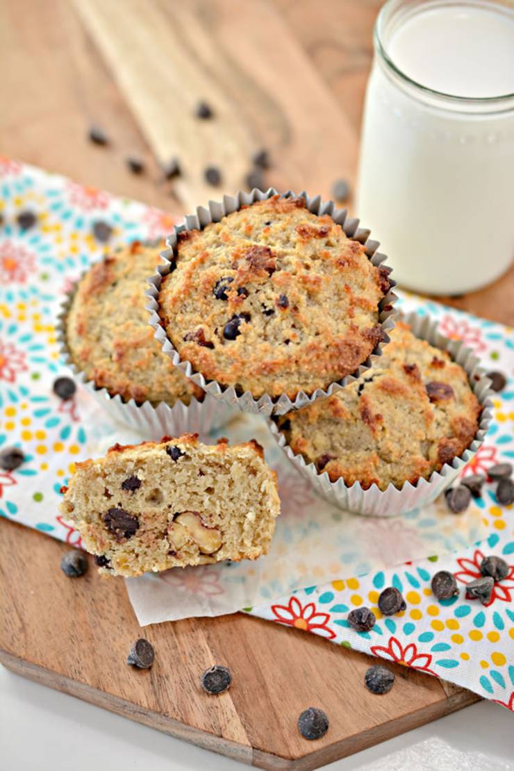 BEST Keto Muffins! Low Carb Banana Nut Chocolate Chip Muffin Idea - Quick & Easy Ketogenic Diet Recipe - Completely Keto Friendly - Sugar Free - Gluten Free