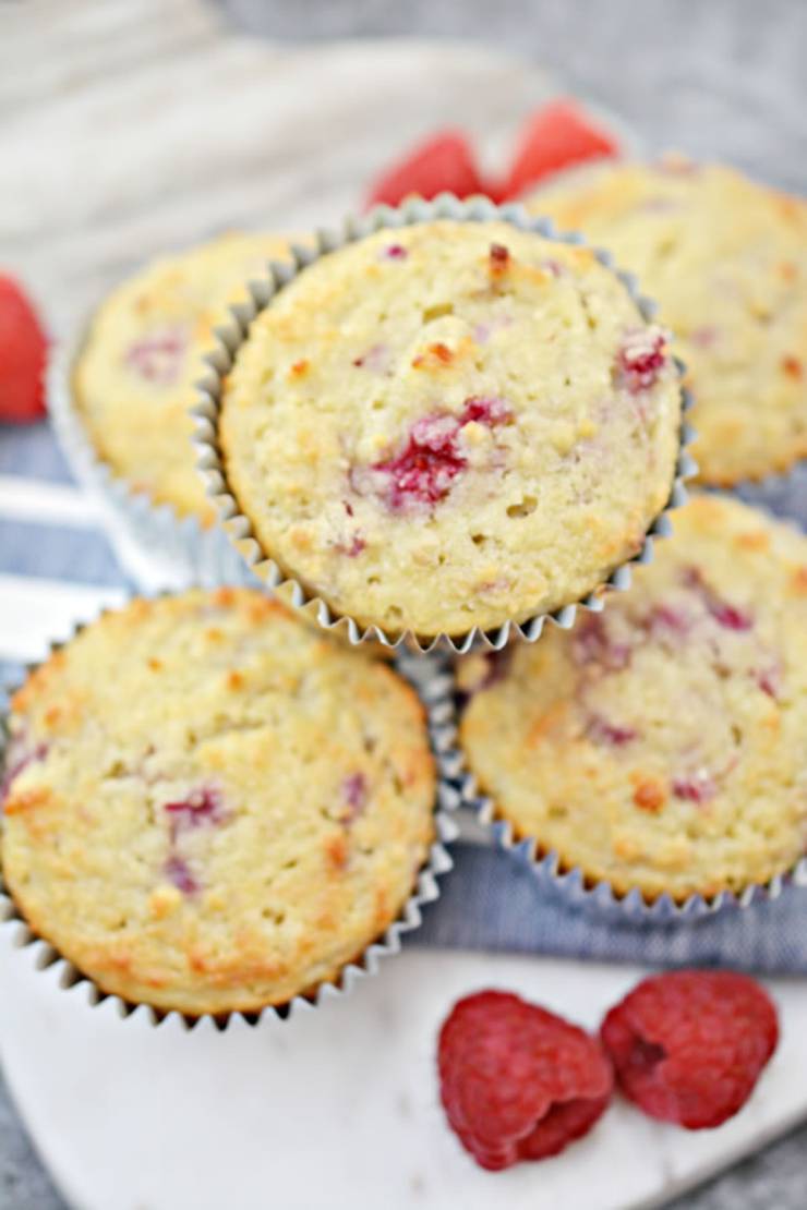 Easy keto muffins everyone will love! Low carb almond flour ketogenic diet muffins. Tasty keto breakfast muffins - quick grab and go breakfast. Best keto muffin recipe that is moist and delicious. Almond flour & coconut flour in these muffins.They are not diary free and do have egg. Simple recipe for a low carb diet and keto diet. Subsitute the raspberry with strawberry, blueberry, cinnamon, pumpkin, blackberry, lemon or chocolate. #keto #ketorecipe