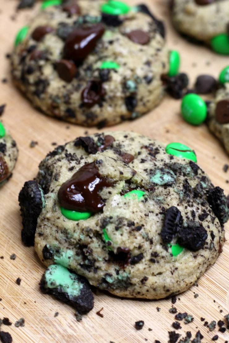 Mint Oreo Cookies! BEST Mint Chocolate Oreo Stuffed Cookie Recipe - Sweet Treats - Dessert Recipes