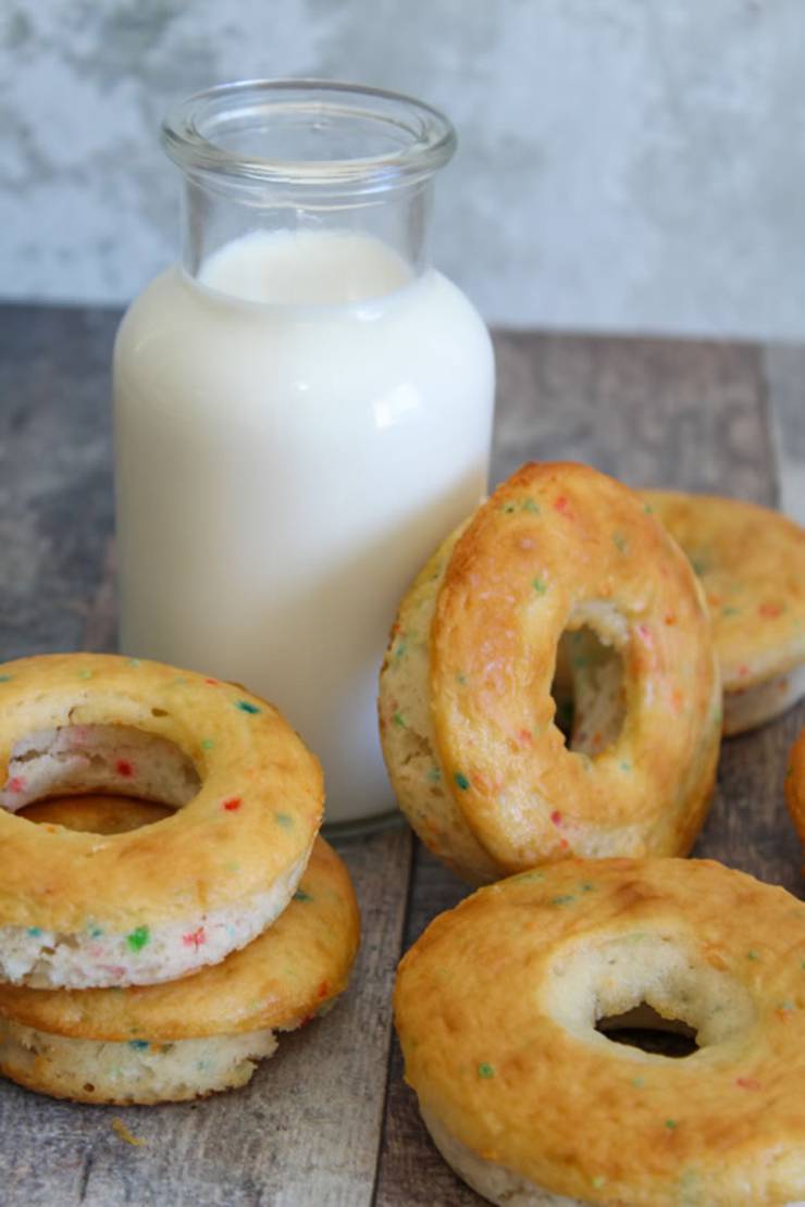 Weight Watchers Funfetti Donuts - BEST WW Recipe - Skinny Donuts - Breakfast - Treat - Dessert - Snack with Smart Points