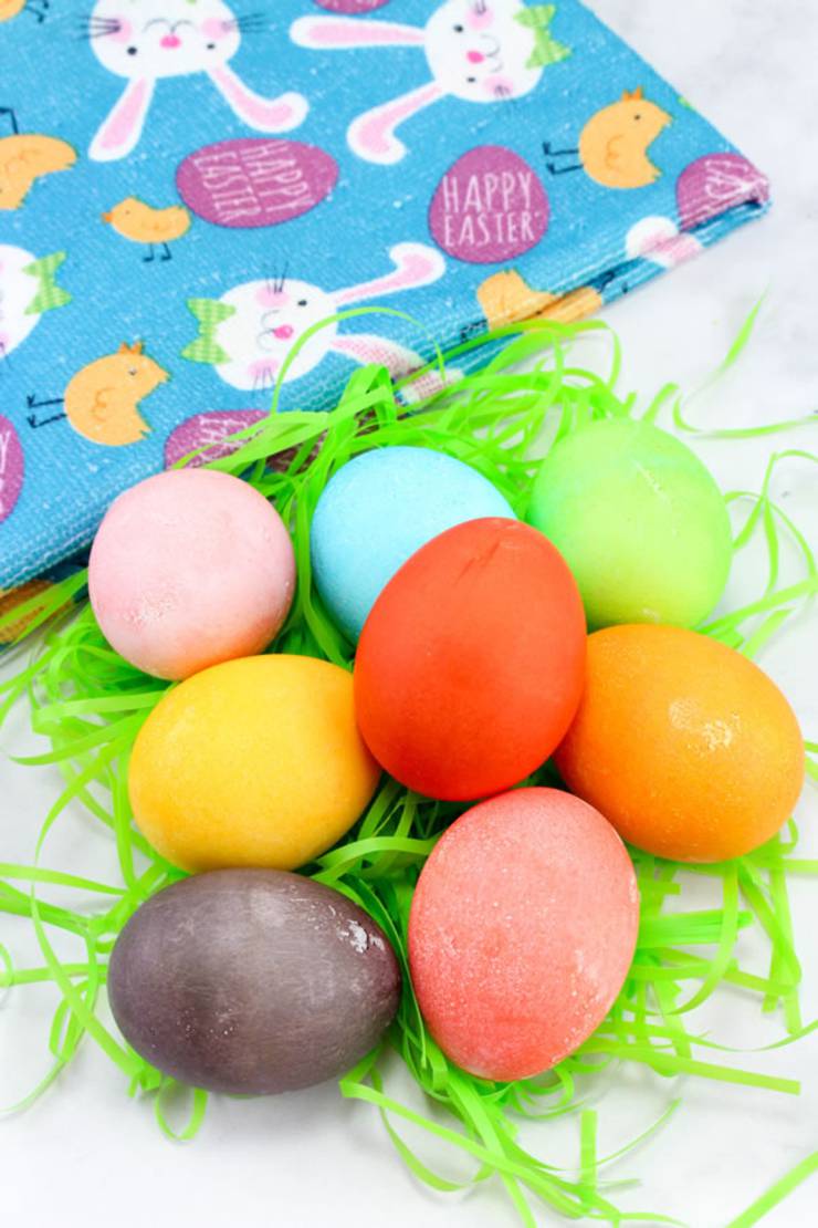 BEST Dyed Easter Eggs_How To Dye Easter Eggs With Kool Aid_EASY DIY Easter Egg Decorating Ideas Kids Will Love