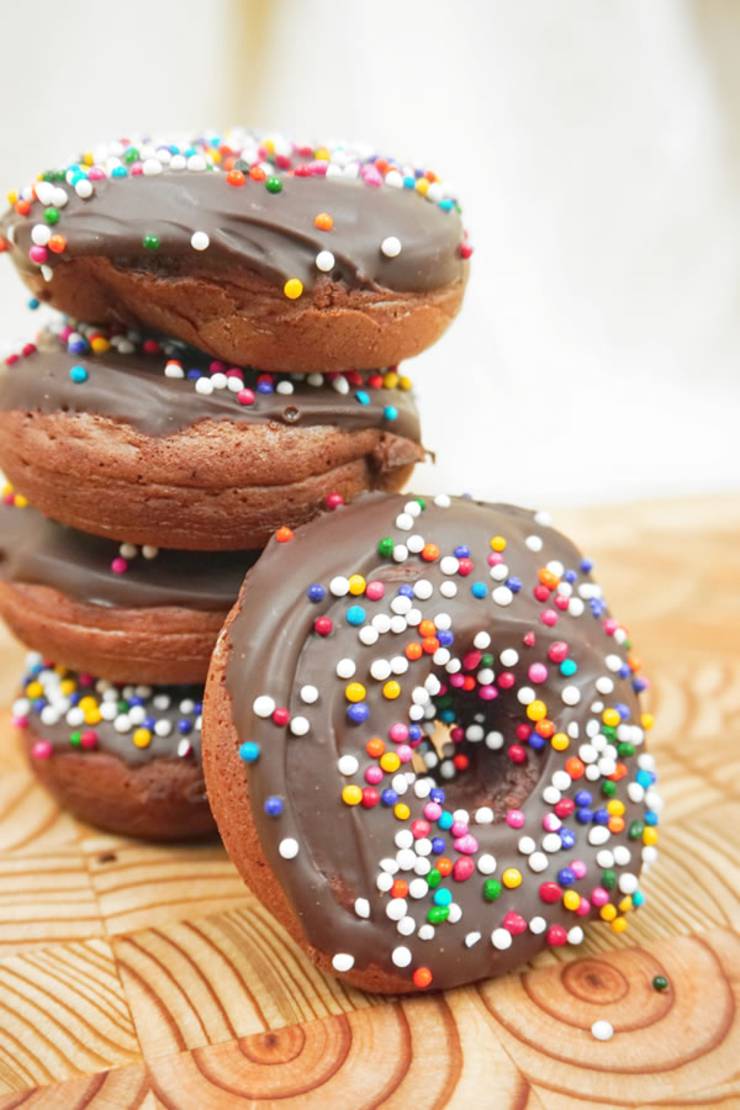 BEST Vegan Donuts! Vegan Baked Chocolate Glazed Donut Idea – Quick ...