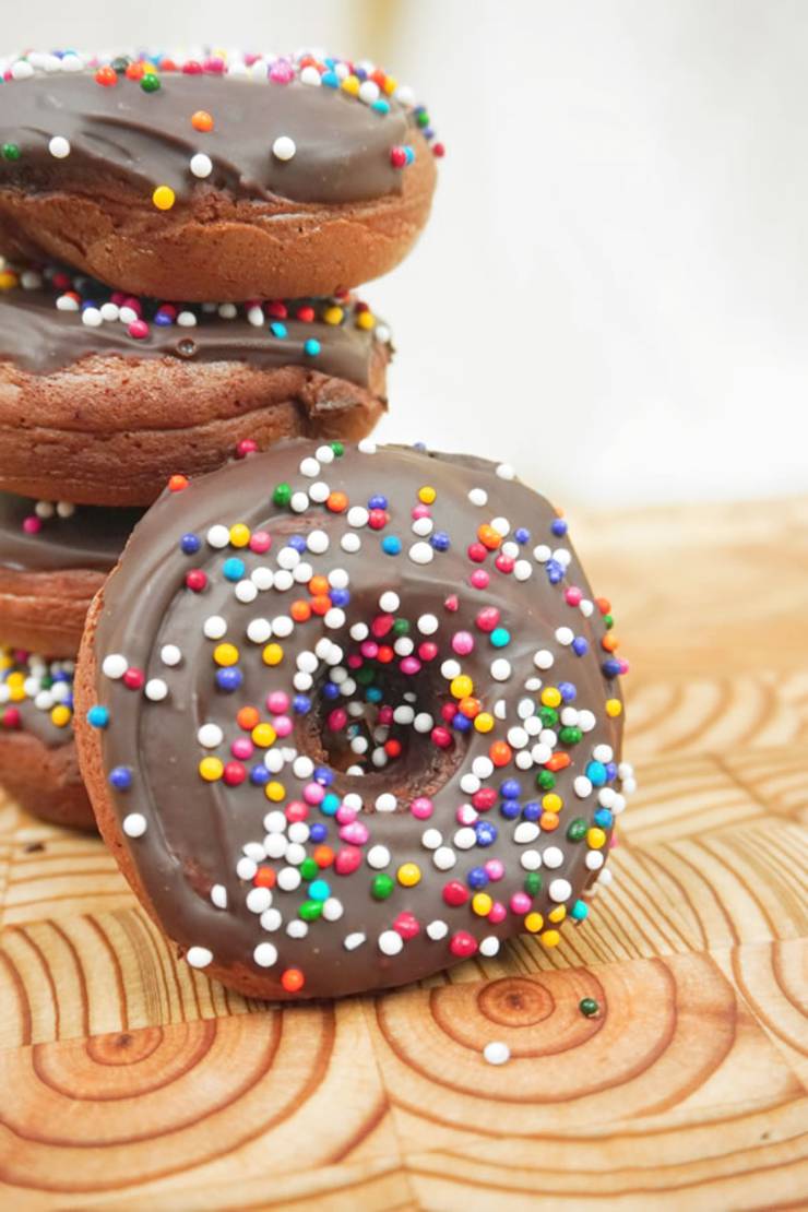 BEST Vegan Donuts! Vegan Baked Chocolate Glazed Donut Idea – Quick ...