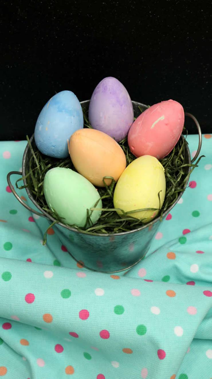 Dollar Store Easter Decorations - Easy DIY Crafts - How To Make Chalk Easter Egg Centerpiece - Simple Decor Ideas For The Home - Dollar Tree Hacks