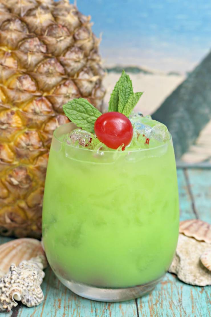 Alcoholic Drinks - BEST Hawaiian Cocktail Recipe - Easy and Simple On The Rocks Green Iguana
