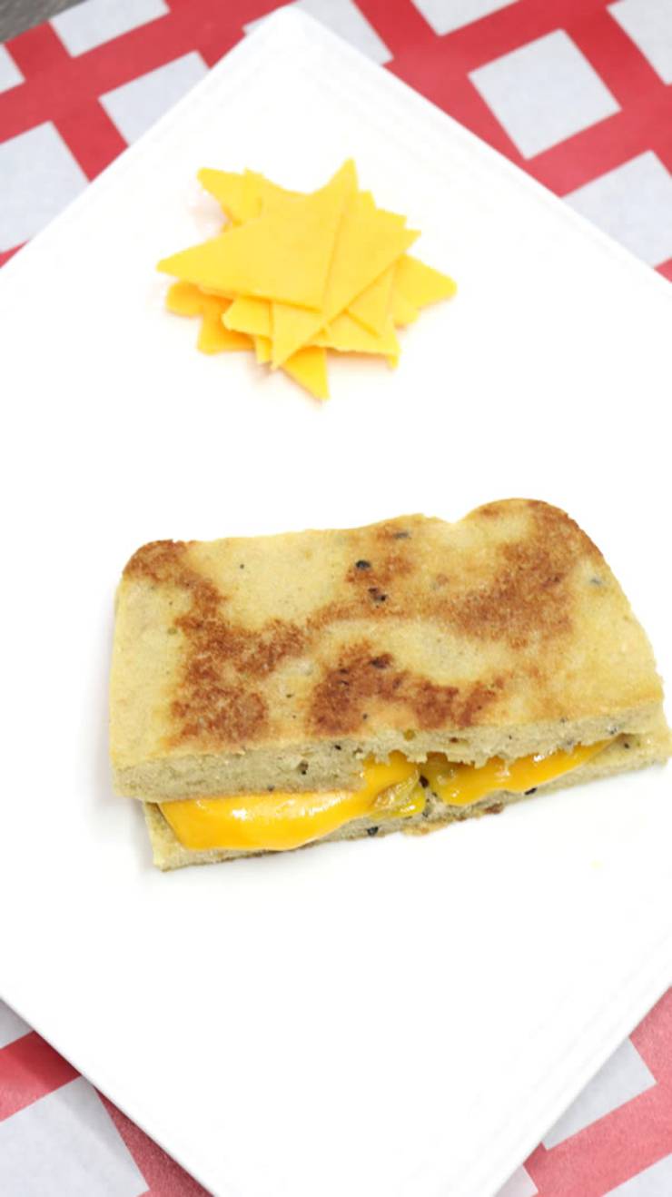 Keto Grilled Cheese! Low Carb Microwave 90 Second Bread Idea – Everything Bagel Bread - BEST Quick & Easy Ketogenic Diet Recipe – Completely Keto Friendly - Sugar Free - Gluten Free