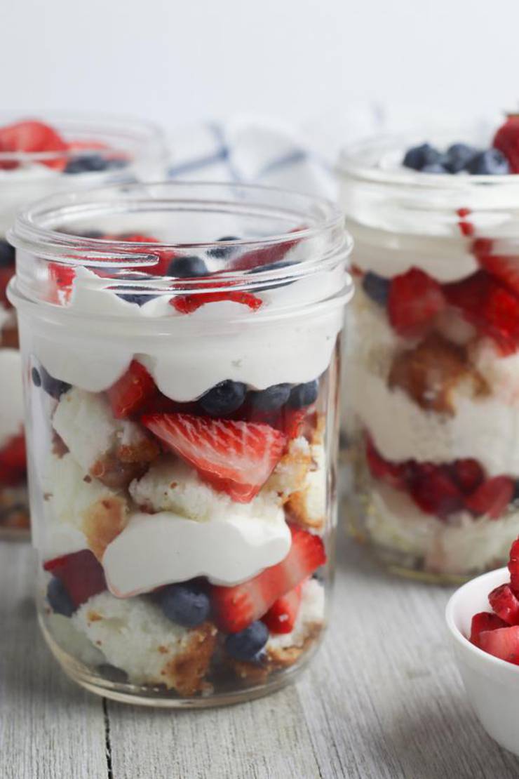 BEST Weight Watchers Dessert! WW Fruit Idea – Quick & Easy Weight Watchers Diet Recipe - Shortcake Trifle In A Jar
