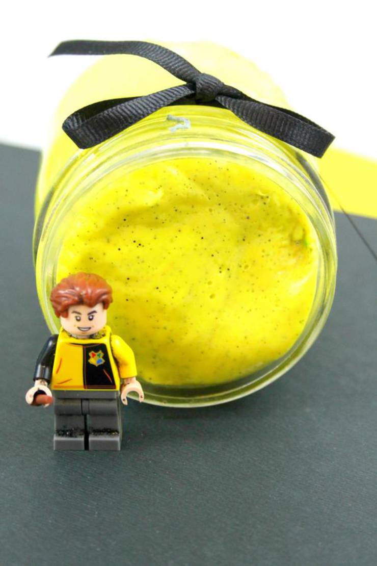 DIY Harry Potter Slime - How To Make Homemade Harry Potter Hufflepuff Slime - Easy & Fun Recipe For Kids - Kids Crafts Activities - Party Favors - Slime Idea