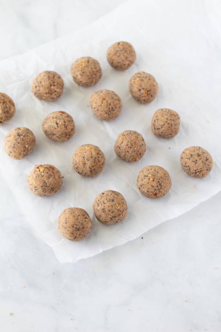 Keto Energy Balls – BEST Low Carb Keto Peanut Butter Energy Ball Fat Bombs – Easy NO Sugar Low Carb Recipe – Savory NO Bake Ketogenic Diet Snacks