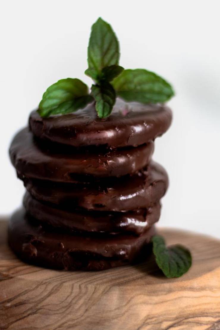 BEST Keto Thin Mint Cookies! Low Carb Keto Cookie Idea – Quick & Easy Ketogenic Diet Recipe – Completely Keto Friendly – Gluten Free – Sugar Free Copycat Girl Scout Cookies