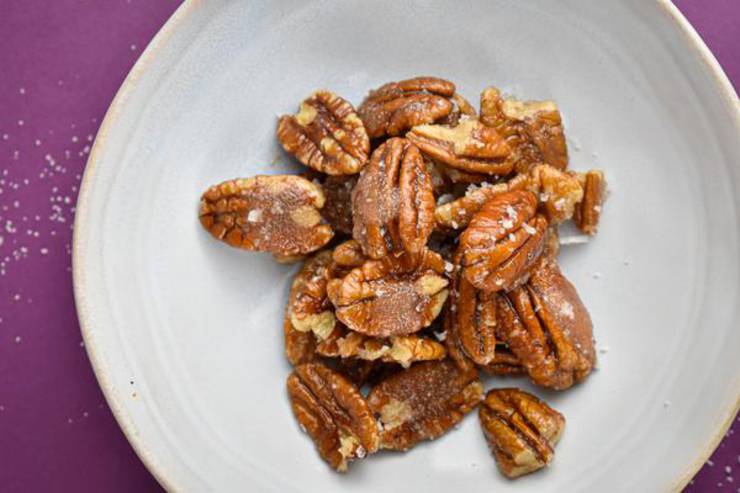 BEST Keto Pecans! Low Carb Keto Salted Caramel Coated Pecans Idea – Sugar Free – 4 Ingredient - Quick & Easy Ketogenic Diet Recipe – Completely Keto Friendly
