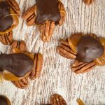 BEST No Bake Keto Candy! Low Carb Keto Caramel Chocolate Turtle Candies Idea – Sugar Free – 4 Ingredient Quick & Easy Ketogenic Diet Recipe – Completely Keto Friendly