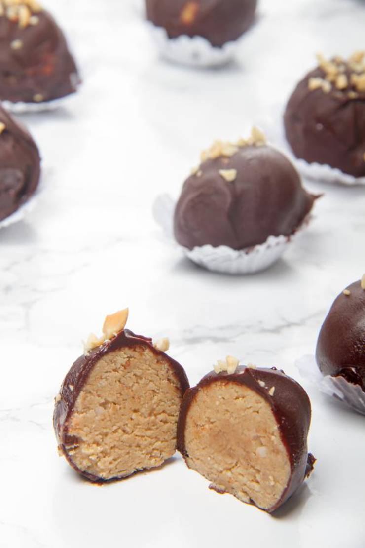 5 Ingredient Keto Chocolate Peanut Butter Fat Bombs – BEST Salted Chocolate Peanut Butter Fat Bombs – NO Bake – Easy NO Sugar Low Carb Recipe