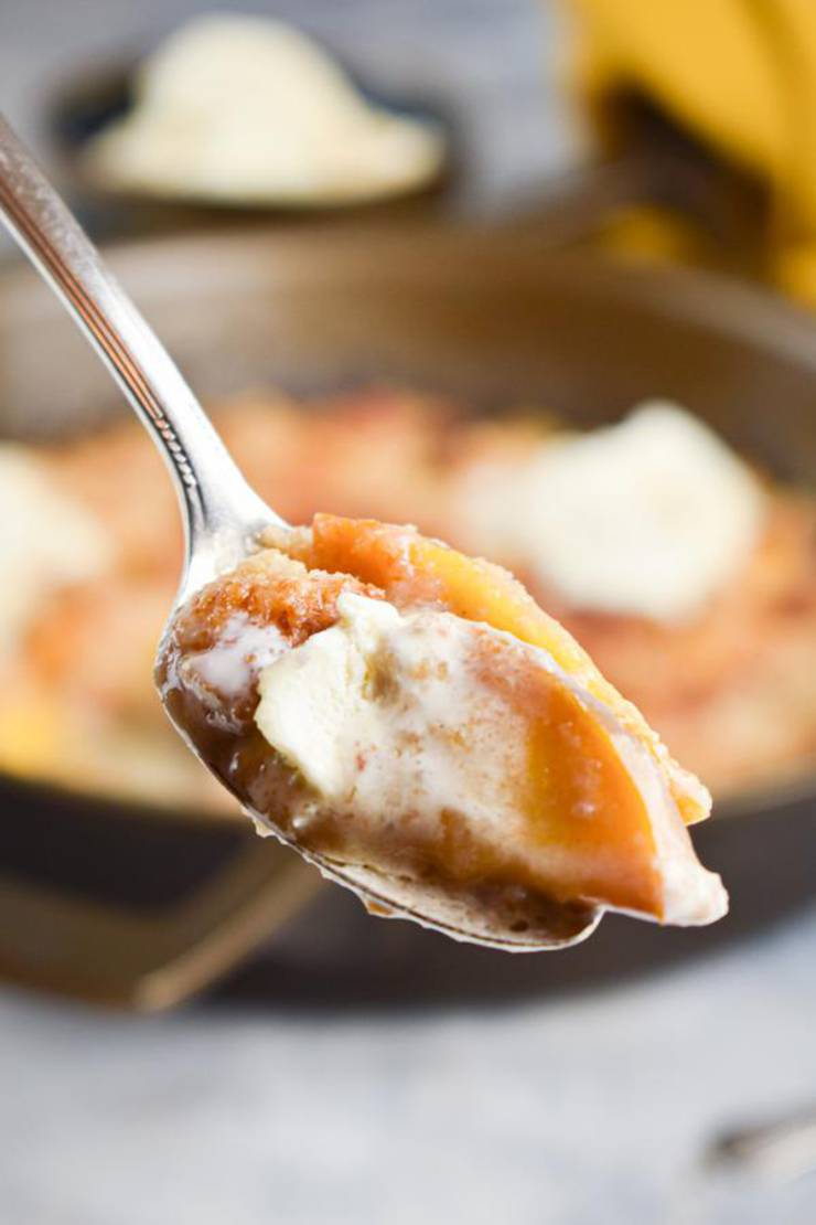 BEST Keto Peach Cobbler! Low Carb Keto Peach Cobbler Idea – Quick & Easy Ketogenic Diet Recipe – Completely Keto Friendly