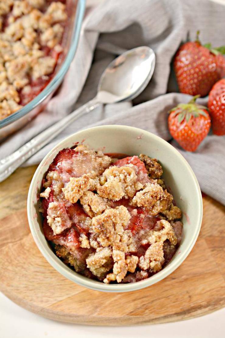 Keto Strawberry Crumble – BEST Low Carb Keto Strawberry Crumble Recipe – Easy – Gluten Free – Desserts – Breakfast – Snack