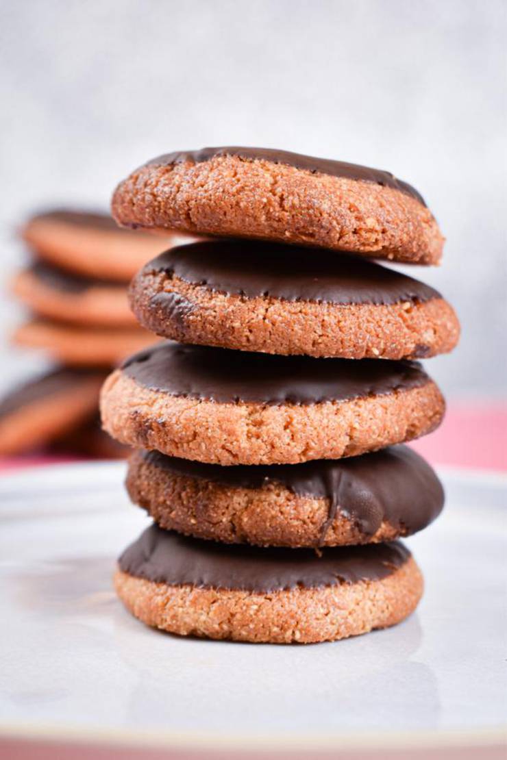 5 Ingredient Keto Cookies – BEST Low Carb Keto Chocolate Peanut Butter Cookie Recipe – Easy NO Sugar – Gluten Free