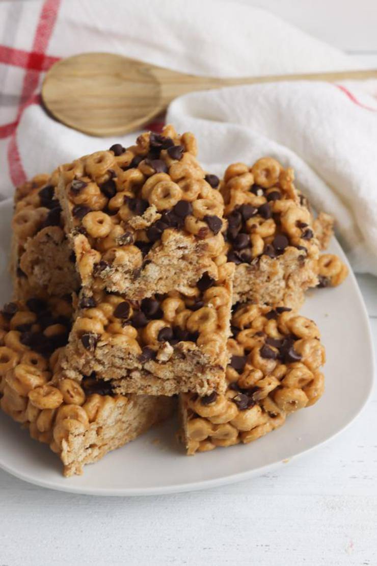 4 Ingredient Weight Watchers Peanut Butter Chocolate Cheerio Bars – Best NO BAKE WW Recipe – Dessert – Treat – Snack with Smart Points
