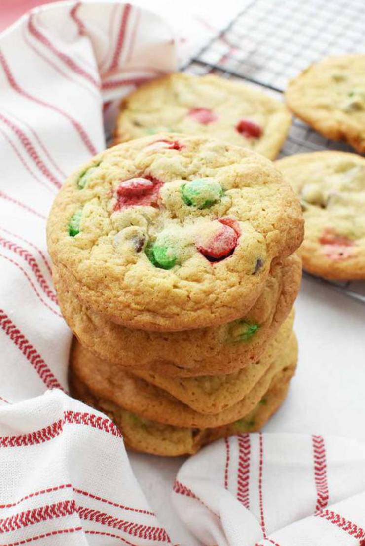Chewy Christmas Chocolate Chip Cookies