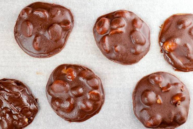 Keto Chocolate Macadamia Nut Caramel Clusters