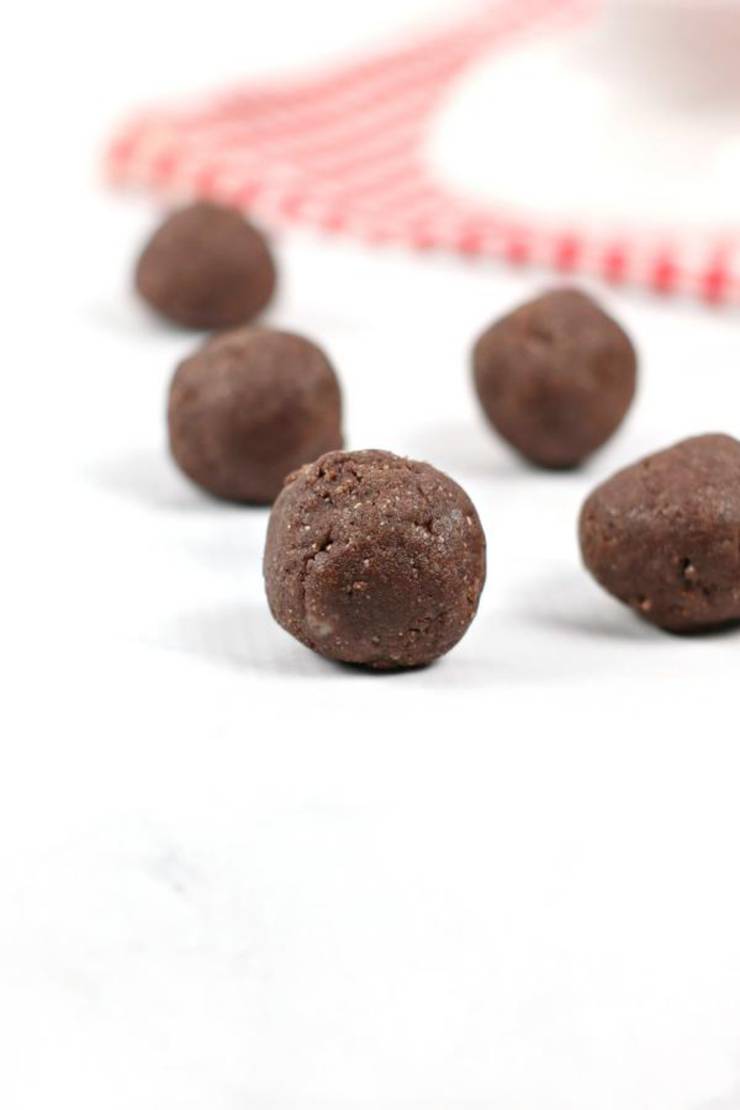 Keto Fat Bombs – BEST Keto Dark Chocolate Brownie Bites Fat Bombs – {Easy} NO Sugar Chocolate Low Carb Recipe – Quick & Easy Ketogenic Diet Recipe – Beginner Keto Friendly – Snacks – Desserts