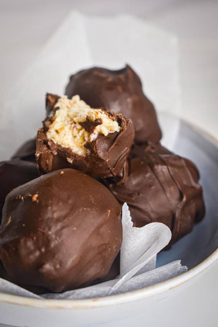 5 Ingredient Keto Fat Bombs – BEST Dark Chocolate Cheesecake Fat Bombs – NO Bake – Easy NO Sugar Low Carb Recipe – Keto Friendly & Beginner – Desserts – Snacks