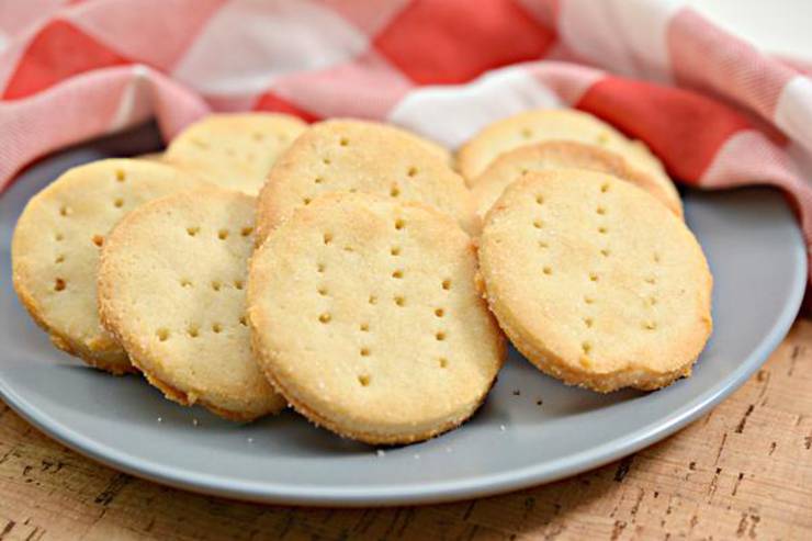 5 Ingredient Keto Crackers – BEST Low Carb Keto Ritz Cracker Recipe Copycat Crackers – Easy – Snacks – Appetizers – Keto Friendly & Beginner