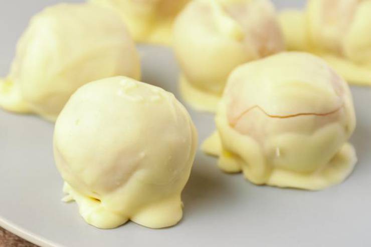 Keto White Chocolate Fat Bombs – BEST White Chocolate Peanut Butter Balls Fat Bombs – Easy NO Sugar Low Carb Recipe - Keto Friendly & Beginner – Desserts – Snacks
