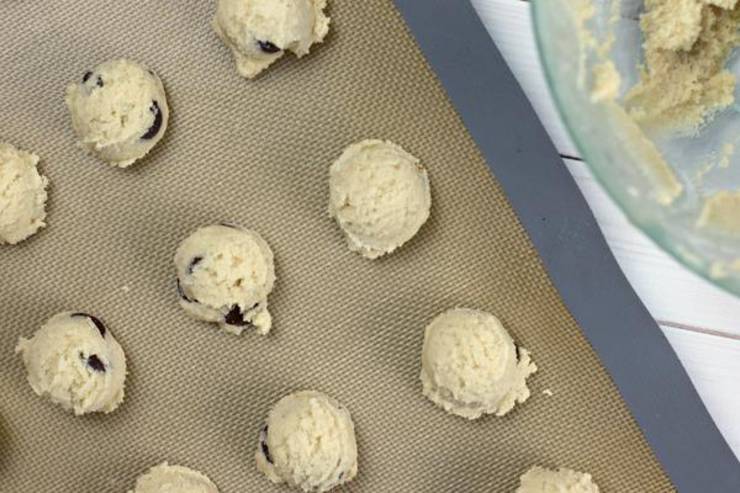 Keto Chocolate Chip Cookie Fat Bombs