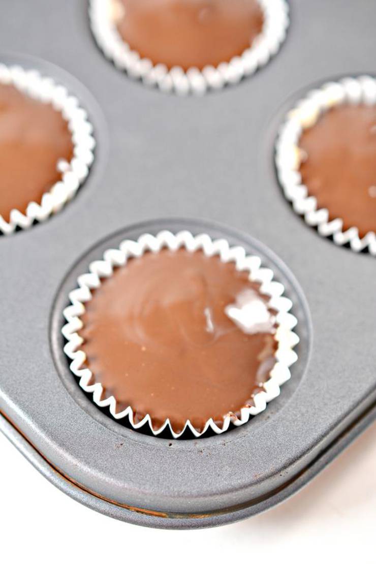 Keto Chocolate Peanut Butter Cheesecake Cups