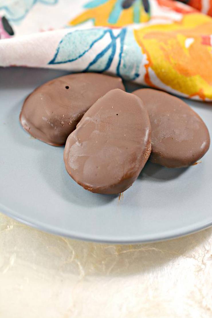 BEST Keto Candy! Low Carb Keto Reese's Peanut Butter Chocolate Eggs Idea – No Bake – Sugar Free – Quick & Easy Ketogenic Diet Recipe – Completely Keto Friendly