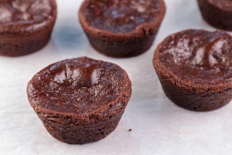 BEST Keto Oreo Cookie Muffins! Low Carb Fathead Dough Oreo Cookie Idea – Quick & Easy Ketogenic Diet Recipe – Beginner Keto Friendly – Snacks – Desserts – Breakfast