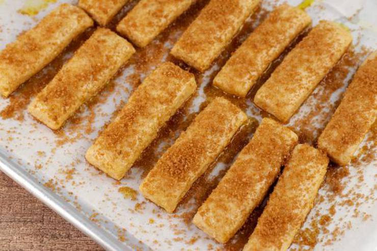 Keto Cinnamon Roll Breadsticks