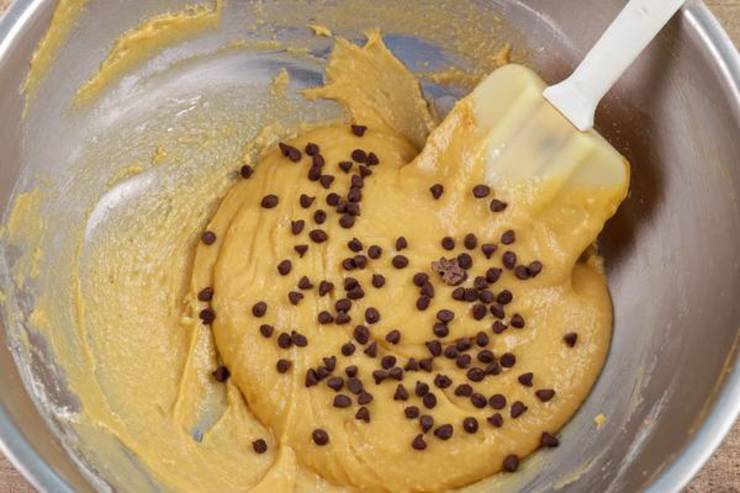 Keto Peanut Butter Chocolate Chip Muffins