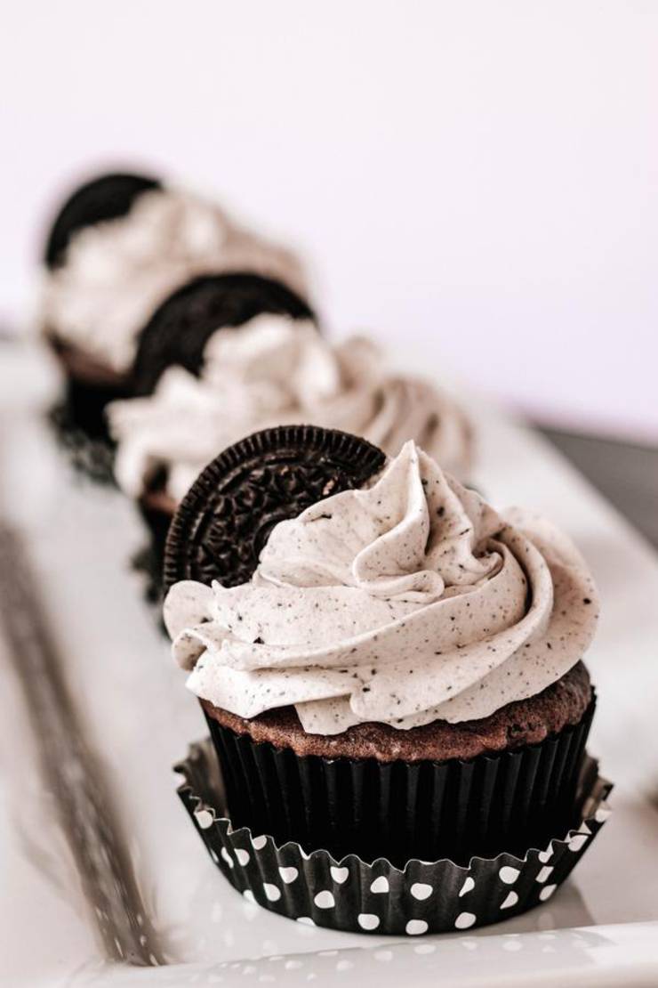 Oreo Cupcakes – EASY - Quick - Simple Chocolate Oreo Cookie Cupcakes Recipe – BEST Homemade Cupcakes - Simple - Quick – Desserts – Snacks - Party Food