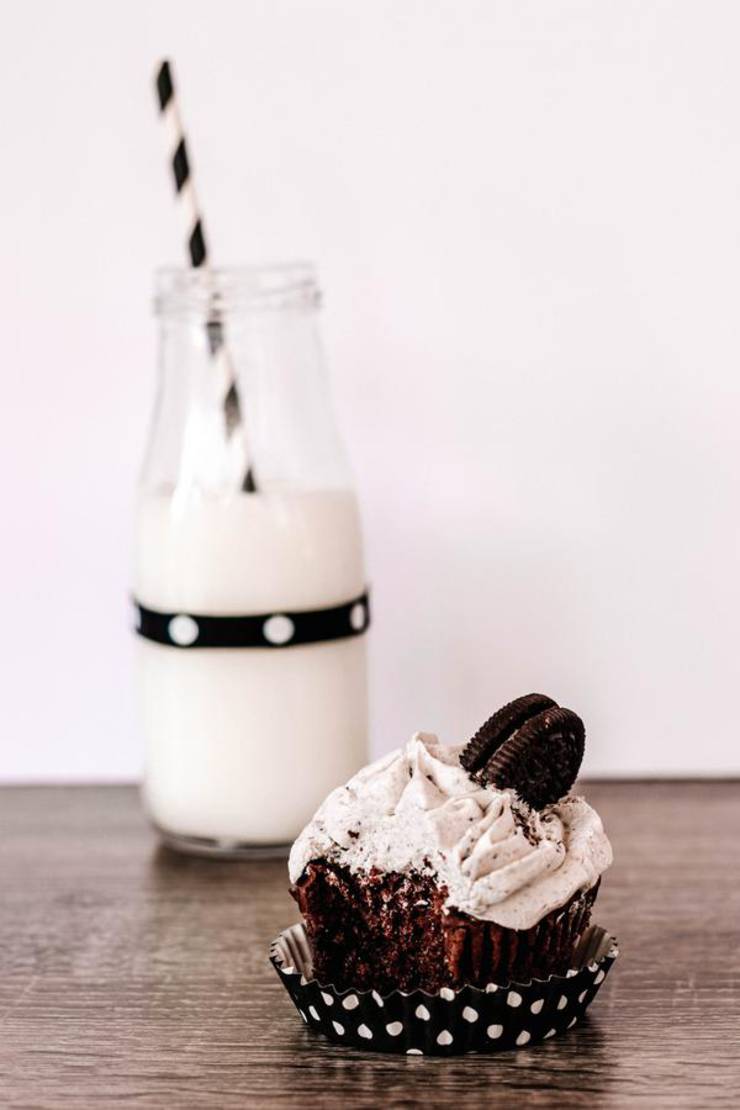 Oreo Cupcakes – EASY - Quick - Simple Chocolate Oreo Cookie Cupcakes Recipe – BEST Homemade Cupcakes - Simple - Quick – Desserts – Snacks - Party Food
