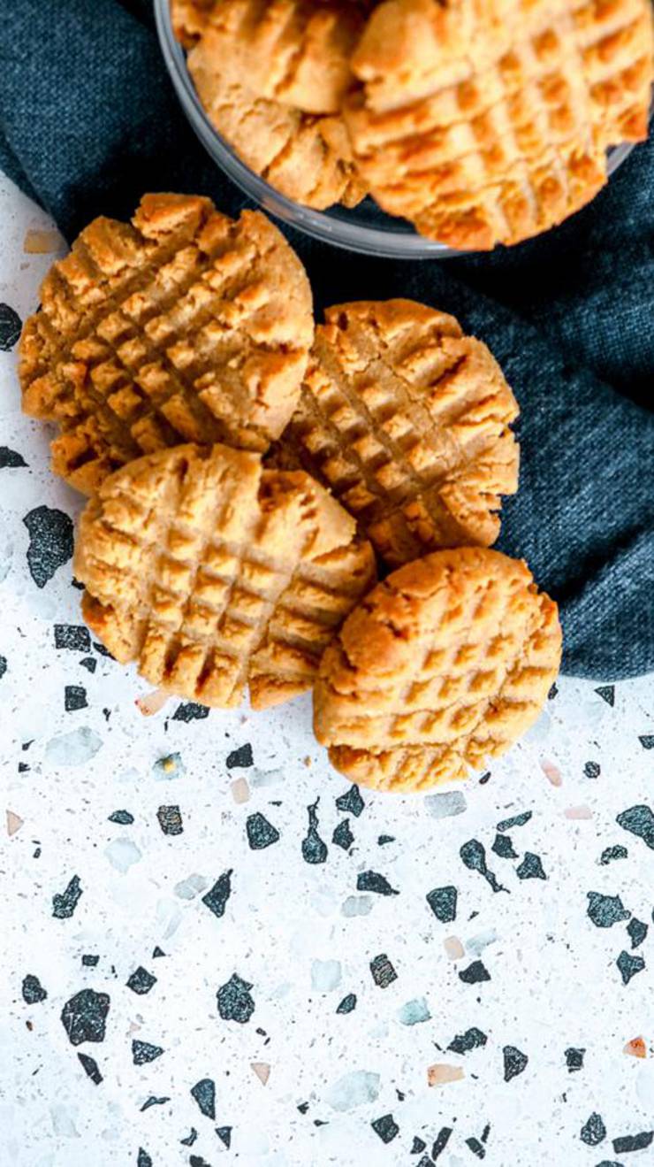 4 Ingredient Keto Peanut Butter Cookies – BEST Peanut Butter Cookie Recipe – {Easy} NO Sugar Low Carb Recipe – Desserts – Snacks