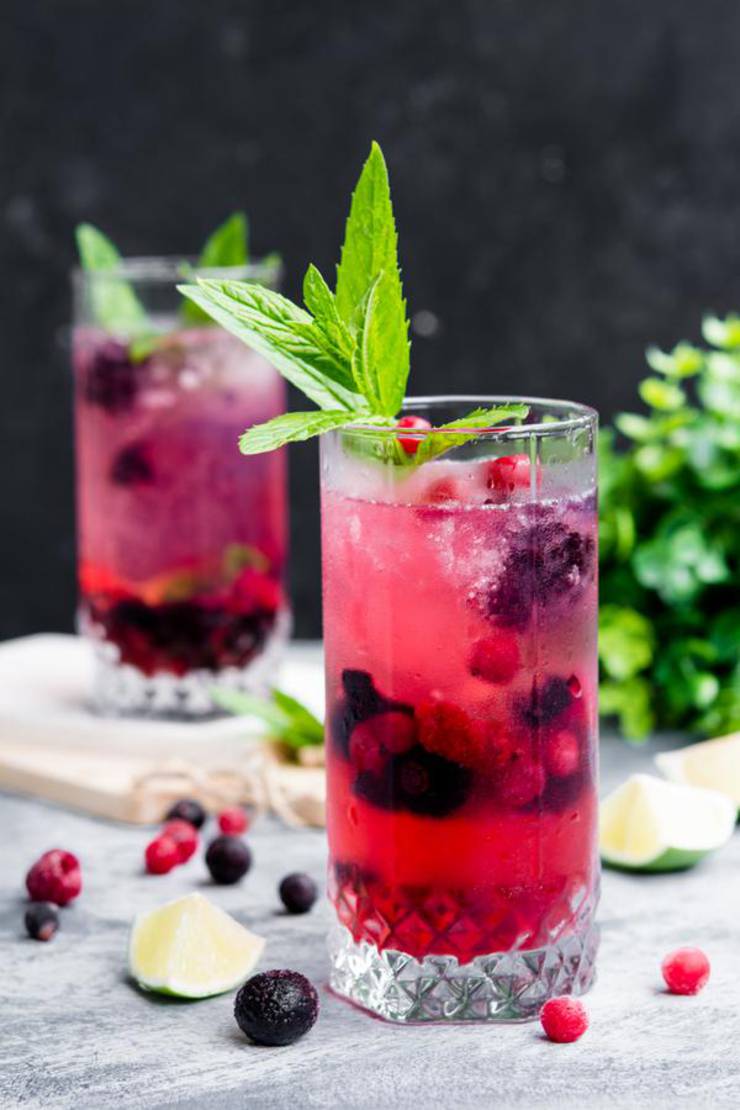 Keto Vodka Cocktail – BEST Low Carb Mixed Berry Vodka Recipe – EASY Ketogenic Diet Alcohol Drink Mix You Will Love