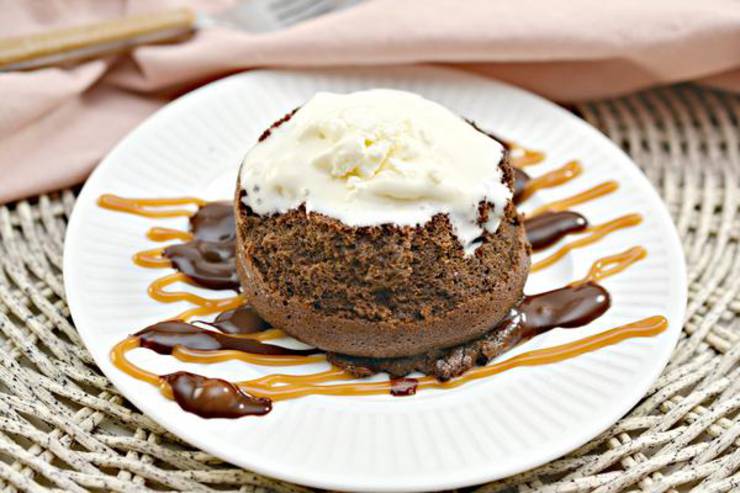 Keto Chocolate Cake – BEST Low Carb Keto Molten Lava Cake Recipe Copycat Chili's Idea – Easy – Desserts – Snacks – Keto Friendly & Beginner