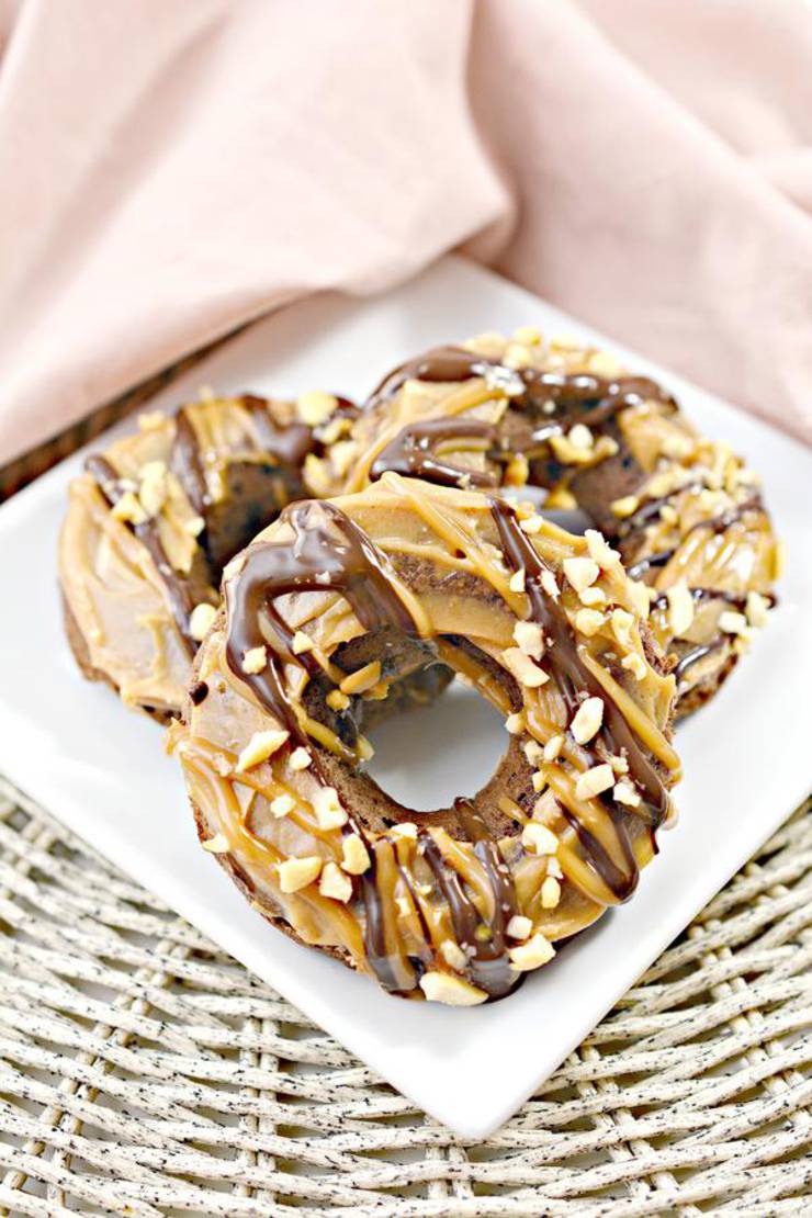 Keto Donuts – BEST Low Carb Keto Snickers Donut Recipe – Quick and Easy Ketogenic Diet Snickers Candy Idea – Snacks – Desserts