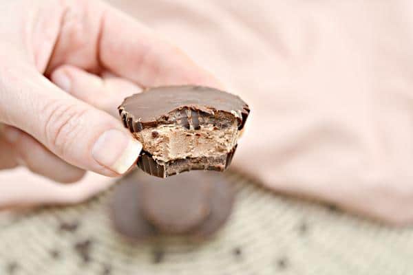 Keto Candy! BEST Low Carb Keto 3 Musketeers Mini Candy Cups Idea – Quick & Easy Chocolate Ketogenic Diet Recipe – Completely Keto Friendly – Gluten Free – Sugar Free