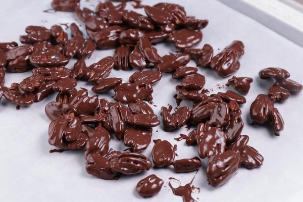 Keto 3 Musketeers Candied Pecans