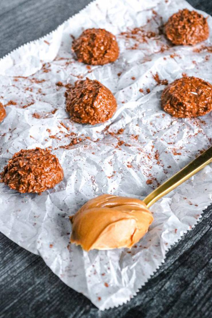 5 Ingredient No Bake Keto Cookies! Best Low Carb Keto Chocolate Peanut Butter Cookie Idea – Sugar Free – Quick & Easy Ketogenic Diet Recipe – Completely Keto Friendly