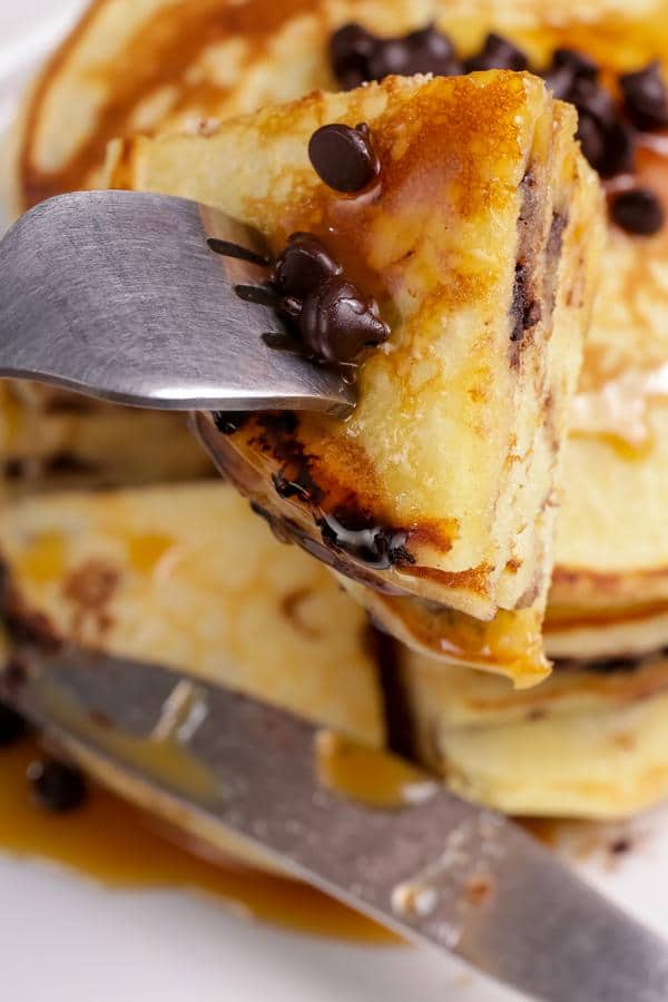 BEST Keto Pancakes! Low Carb Keto Chocolate Chip Fluffy Pancake Idea – Quick & Easy Ketogenic Diet Recipes – Completely Keto Friendly – Gluten Free – Sugar Free