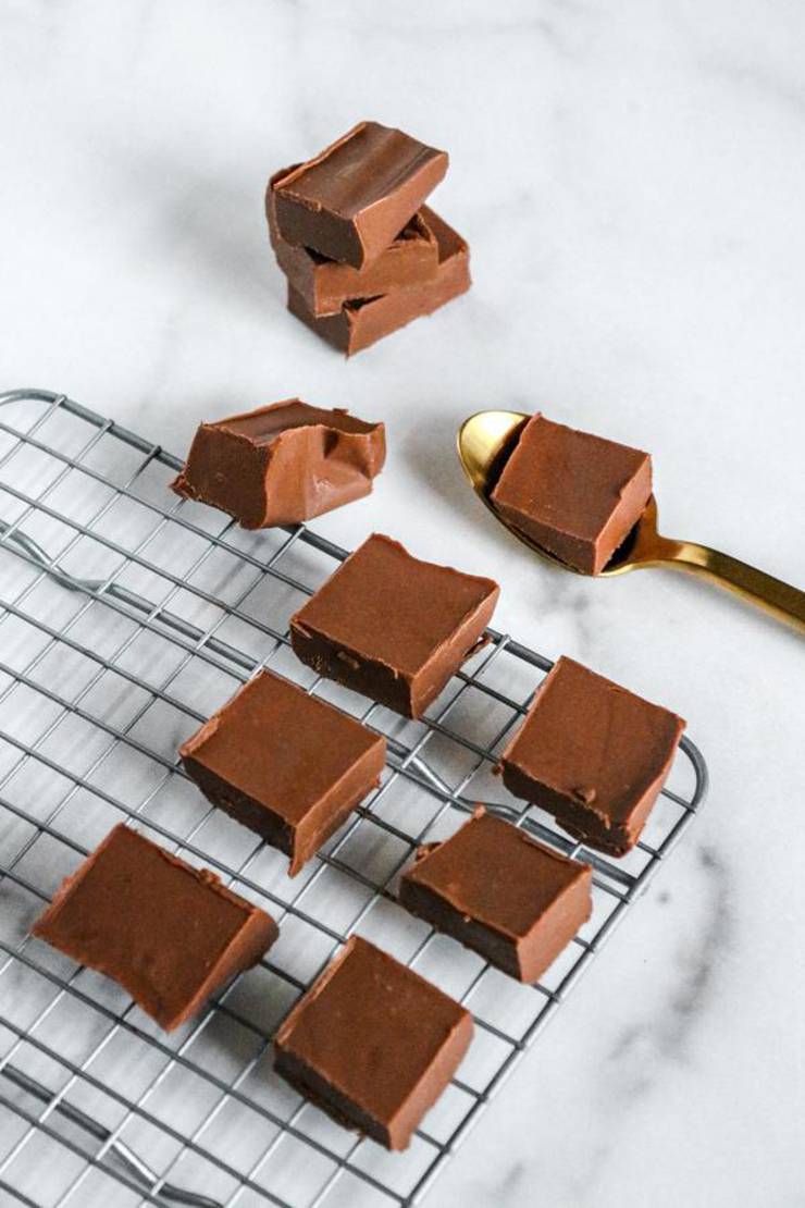 3 Ingredient Keto Fudge! BEST Low Carb Keto Chocolate Fudge Idea – Quick & Easy Ketogenic Diet Recipe – Completely Keto Friendly