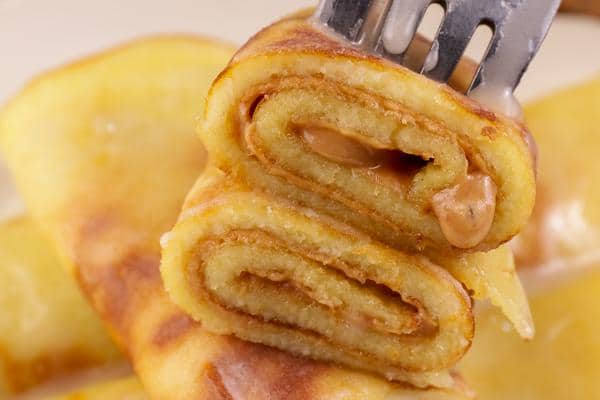 BEST Keto Glaze Donut Pancake Roll Ups – Low Carb Keto Pancake Glazed Donut Recipe – Quick and Easy Ketogenic Diet Idea